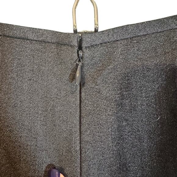 Tahari Women’s Black Knee Length Pencil Skirt Straight Fit Back Slit Size 12 - Picture 7 of 9